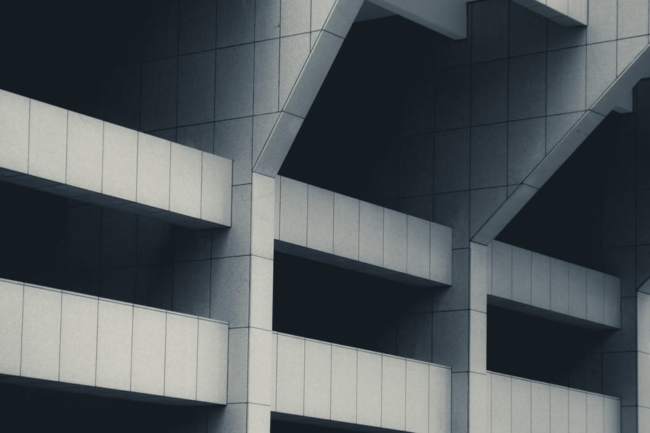 The Architecture of Mind: How Spatial Design Influences Strategic Output
