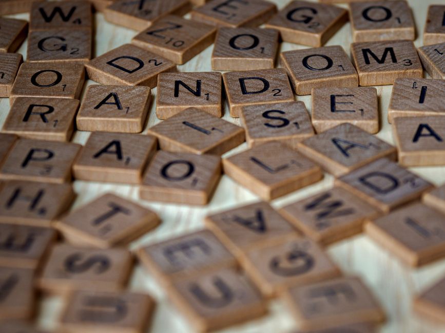 The Linguistic Architecture of Strategy: Lessons from Literature